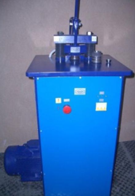 Пресс для капелей СЭМК-24